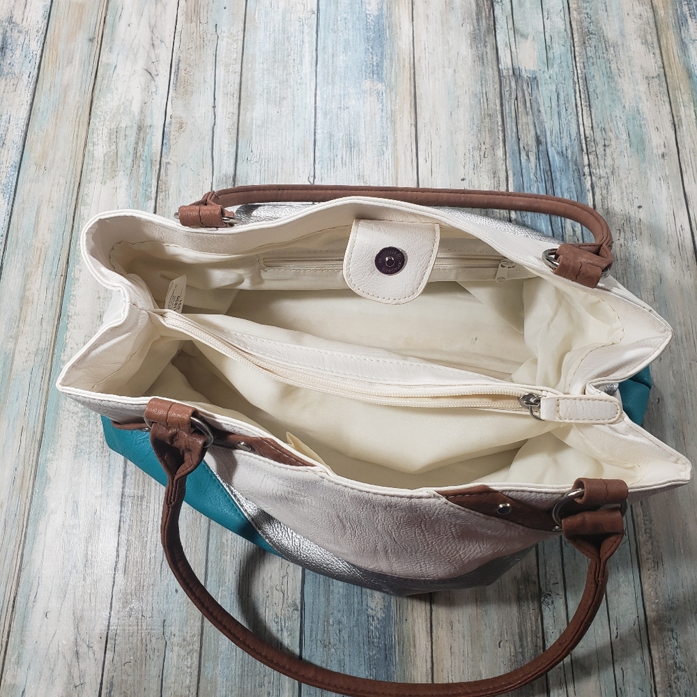 Payless Handbag!!! - Picture 5 of 12